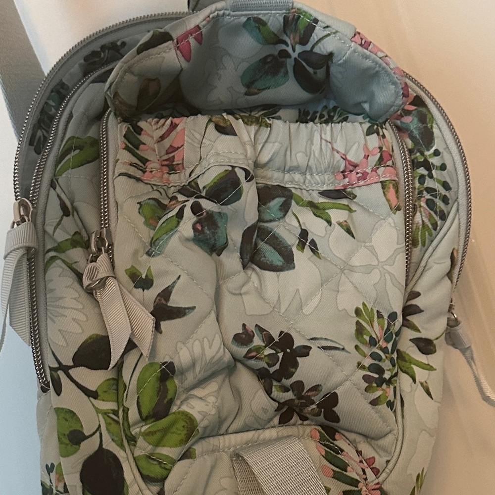 Vera Bradley Floral Utility Sling Bag in "Seawater Blooms" (NWOT) - Picture 6 of 7